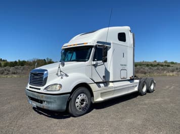 Main image Freightliner Columbia 120